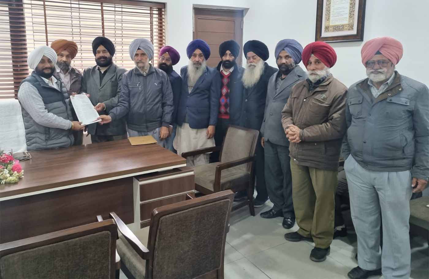 फेज 11 सरकारी सीनियर सेकेंडरी स्कूल को नई बनी बिल्डिंग में शिफ्ट करने की मांग